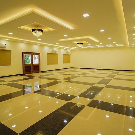 Hotel Tpc Camphor Tiruchirappalli Esterno foto