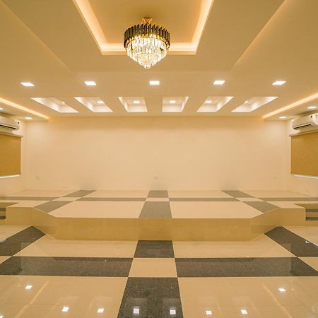 Hotel Tpc Camphor Tiruchirappalli Esterno foto