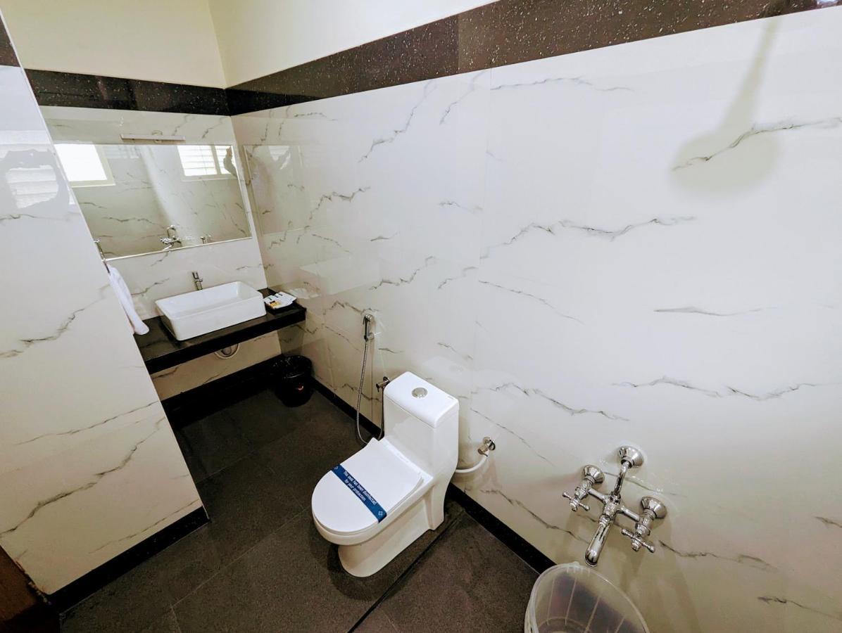 Hotel Tpc Camphor Tiruchirappalli Esterno foto