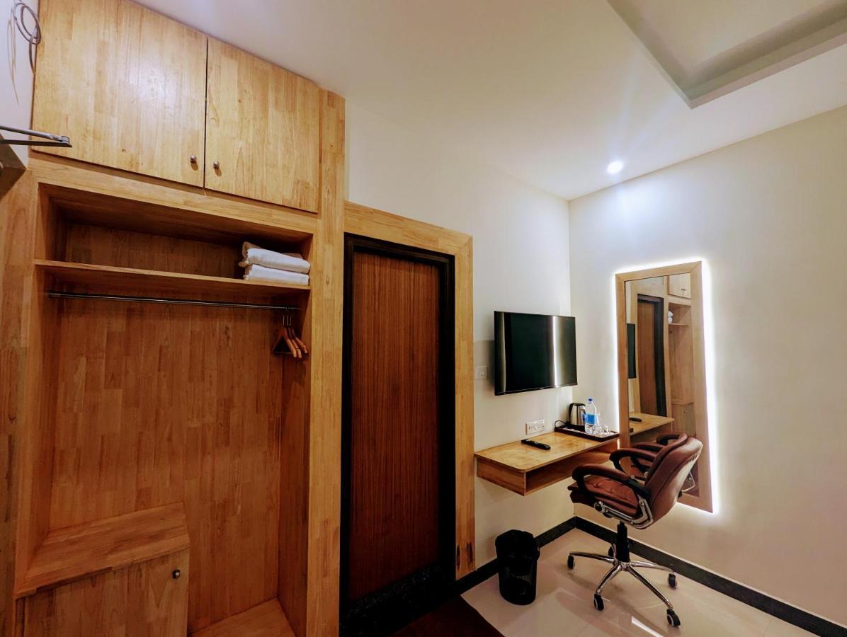 Hotel Tpc Camphor Tiruchirappalli Esterno foto
