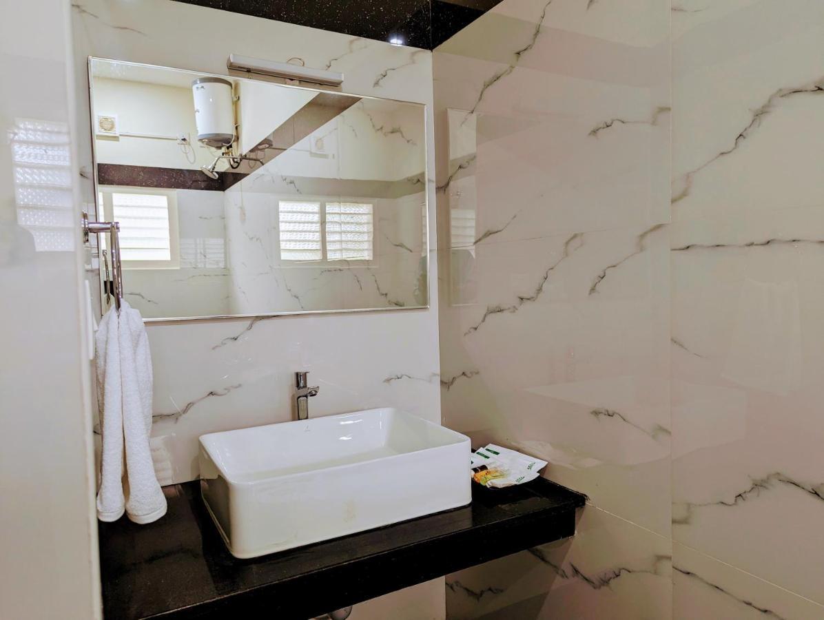 Hotel Tpc Camphor Tiruchirappalli Esterno foto