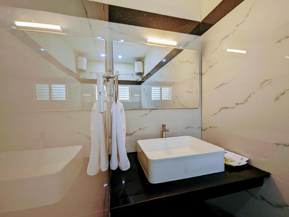 Hotel Tpc Camphor Tiruchirappalli Esterno foto
