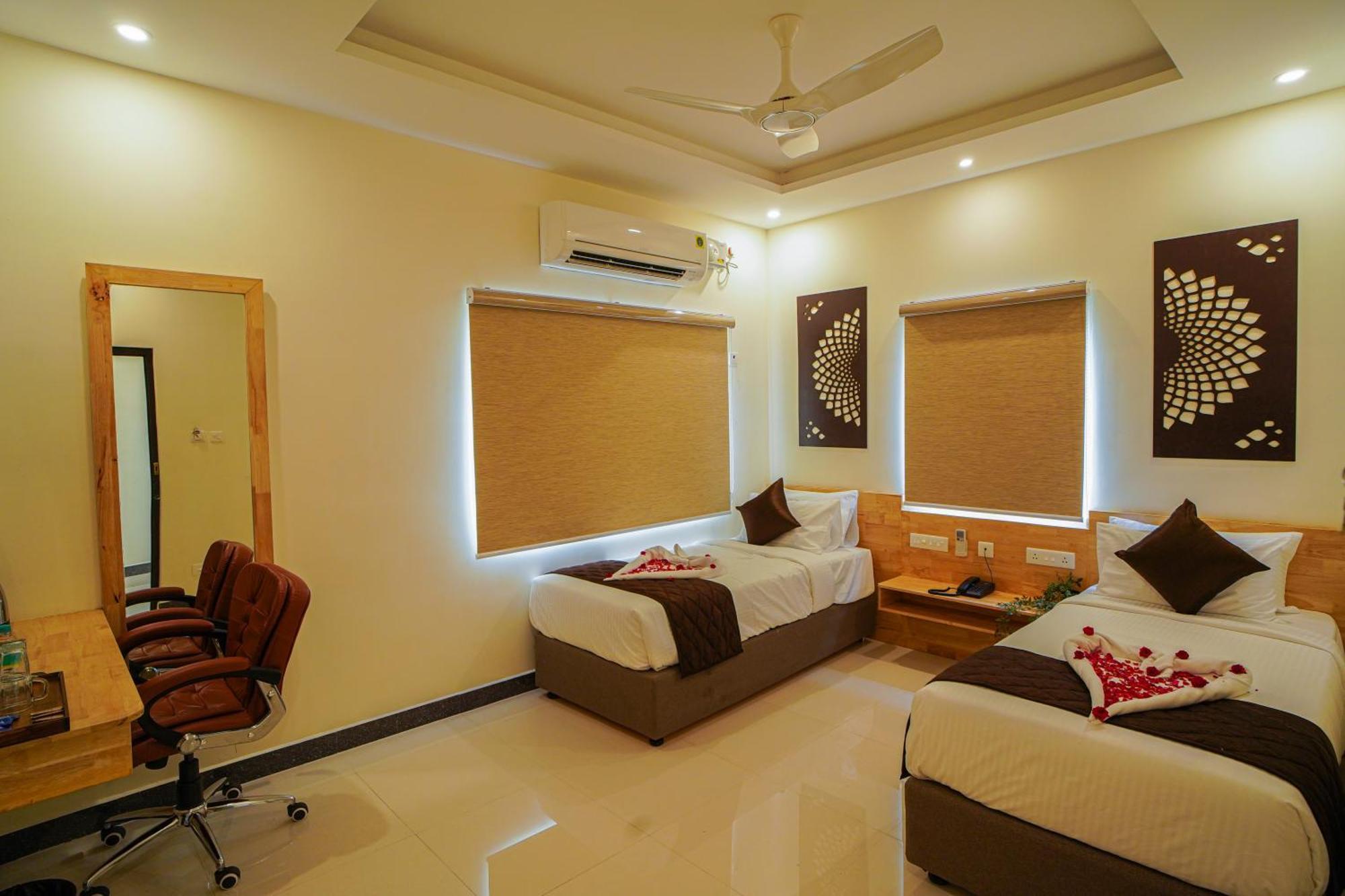 Hotel Tpc Camphor Tiruchirappalli Esterno foto