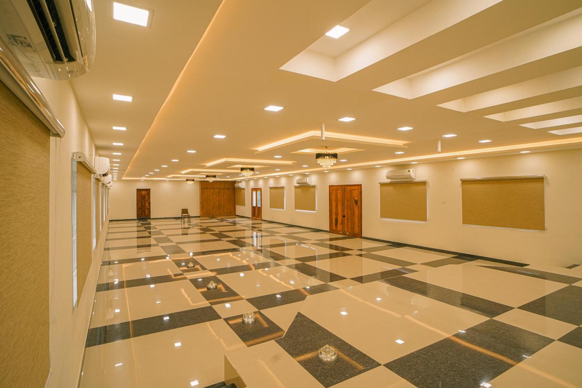 Hotel Tpc Camphor Tiruchirappalli Esterno foto